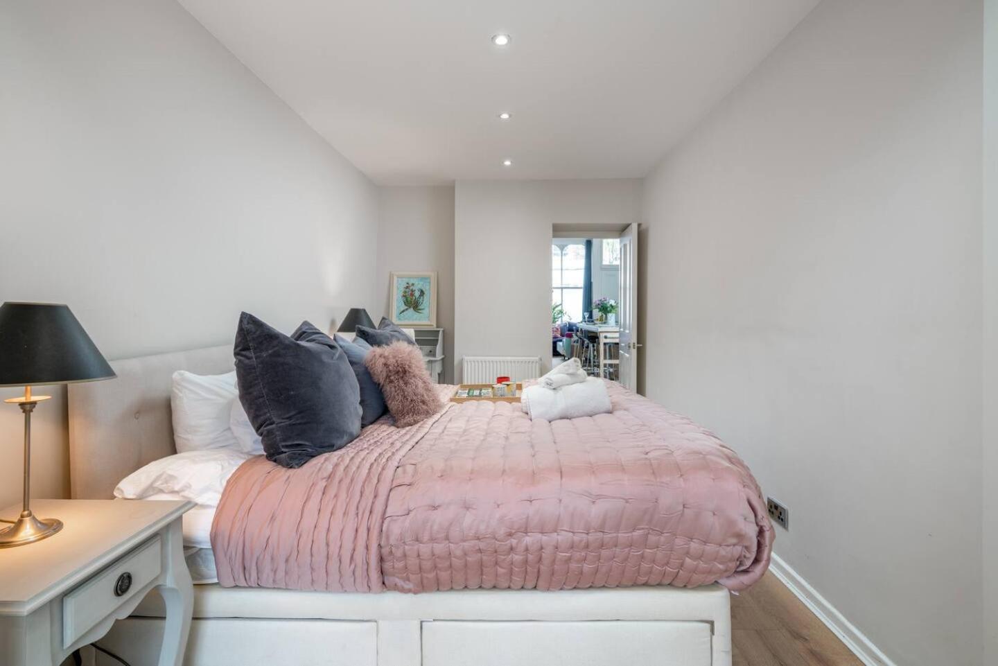 Niru Experience Stunning Duplex Londra