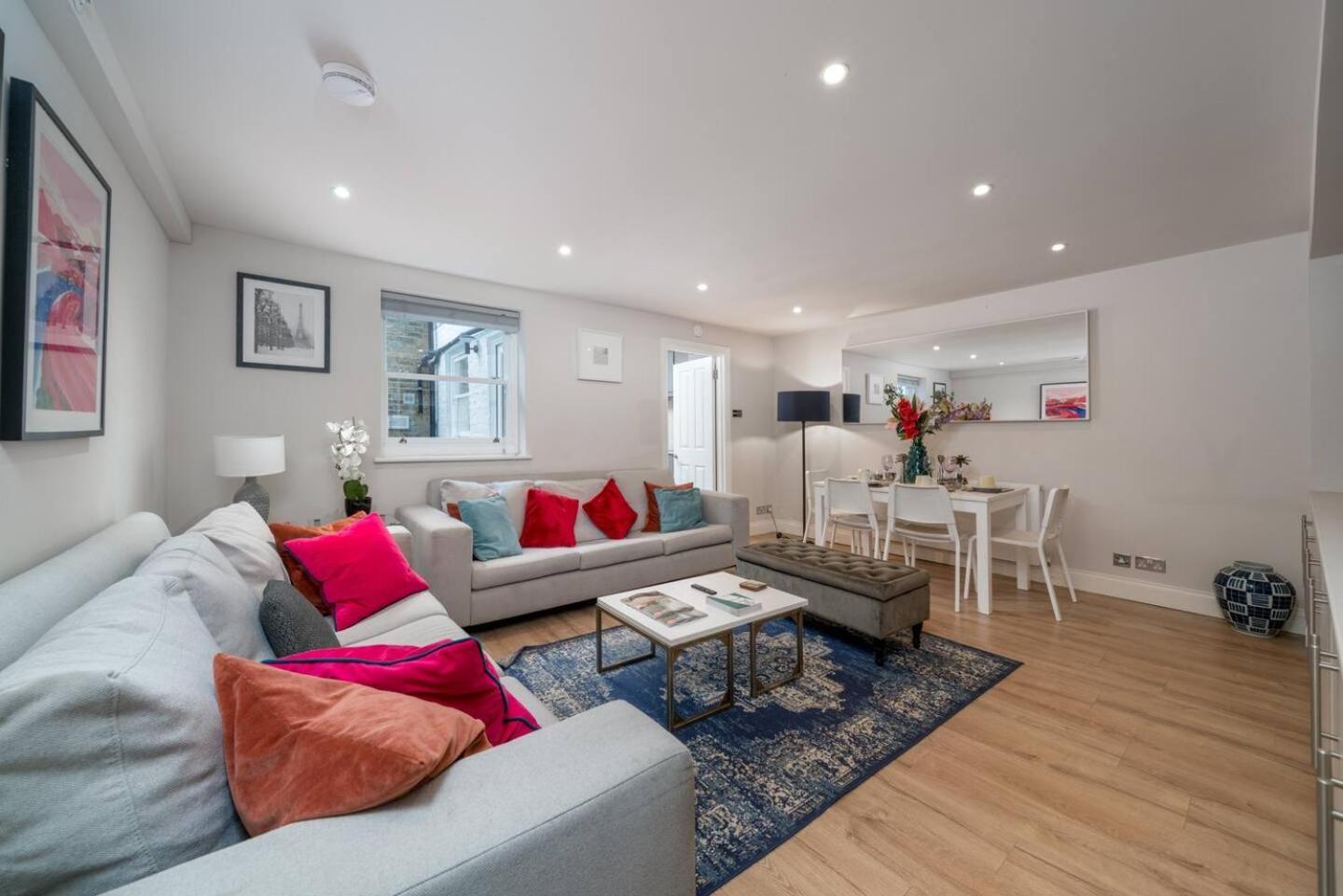 Niru Experience Stunning Duplex Appartamento