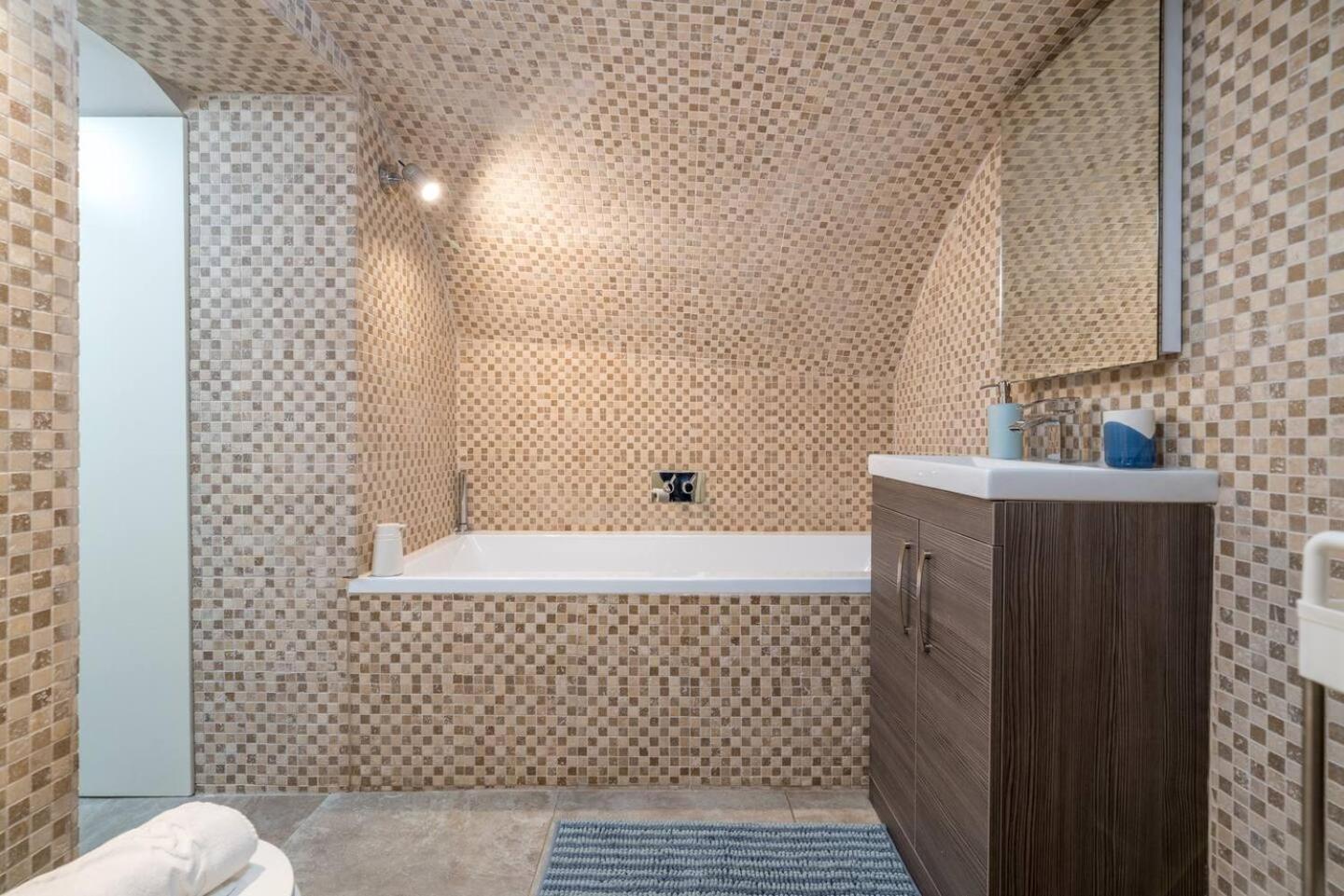 Appartamento Niru Experience Stunning Duplex Londra