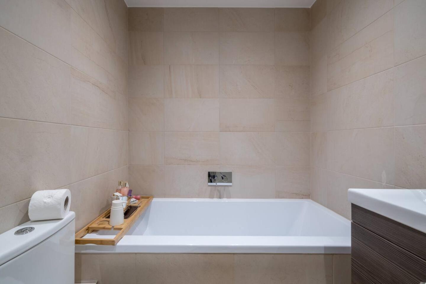 Niru Experience Stunning Duplex Apartment