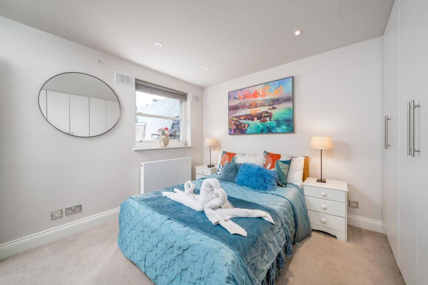 Niru Experience Stunning Duplex London