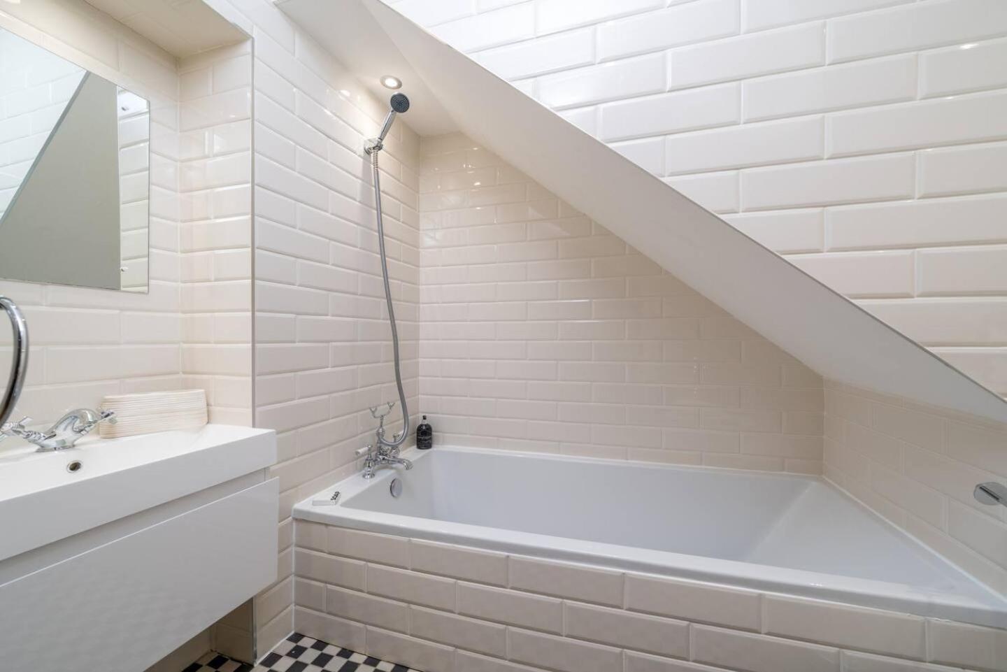 Niru Experience Stunning Duplex